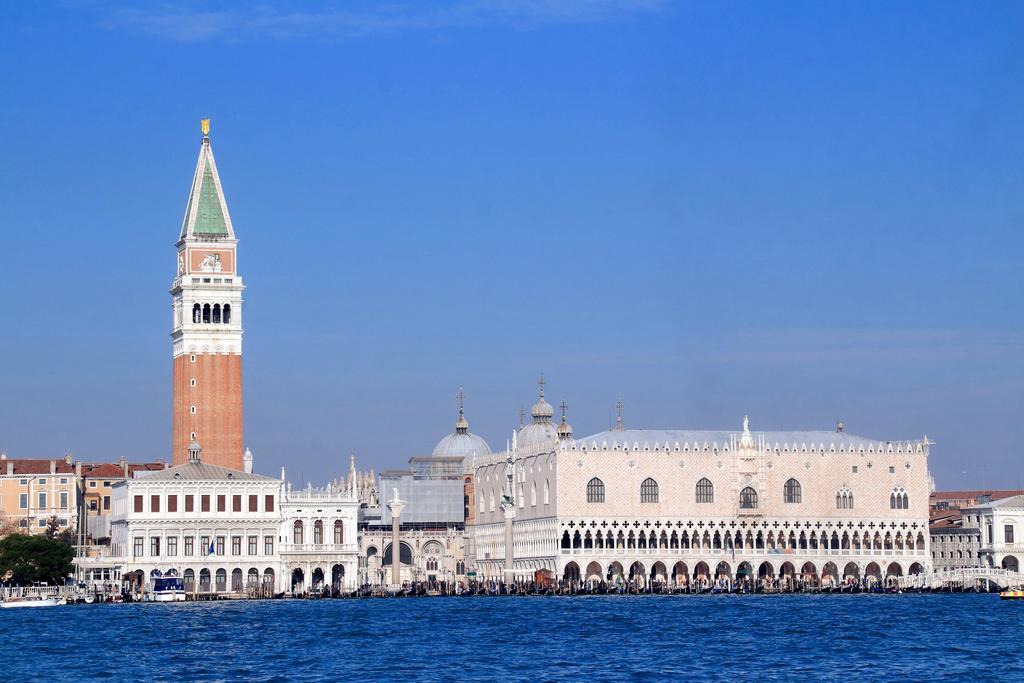 Charmsuite Palladio Venice Room photo